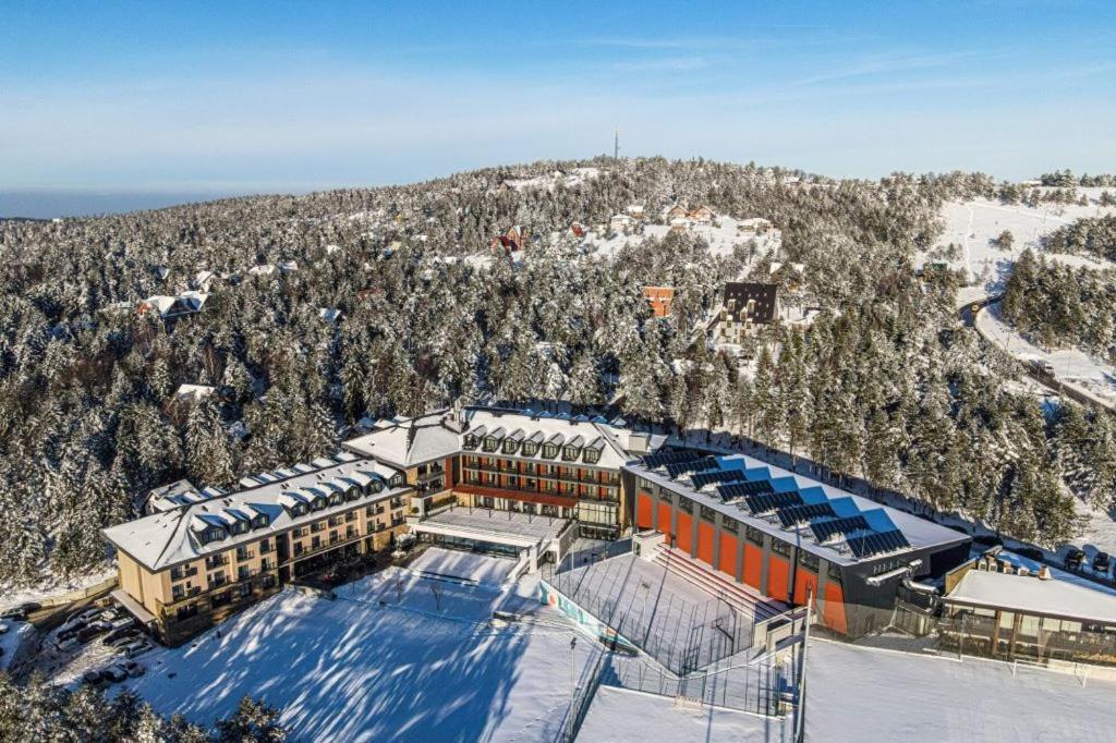 Hotel Crni Vrh Divčibare Екстериор снимка